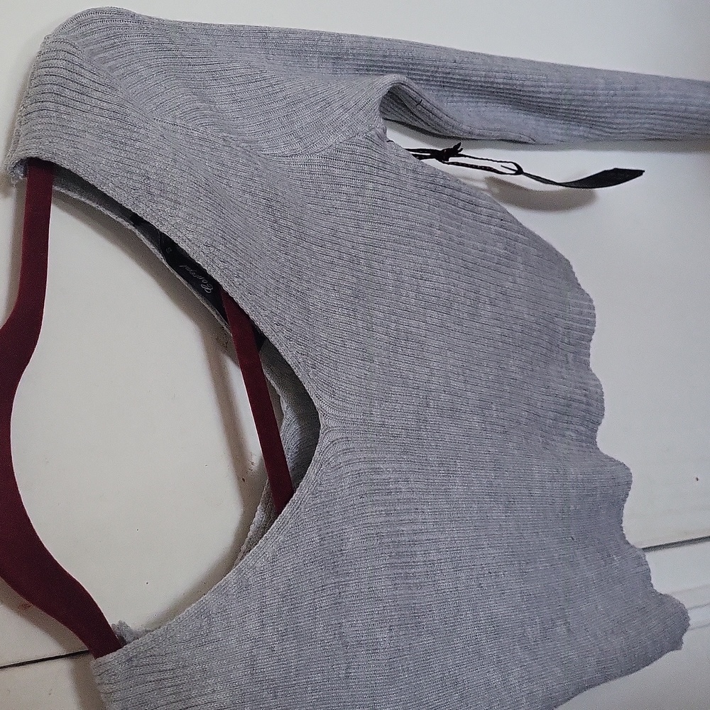 Sweater - Picture 3 of 3